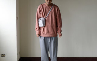 mouggan plain-me,1616 LOKA,1616百搭神褲,akko,gravis,gravis plain-me,gravis 聯名,PM 旅行小包,pm小包穿搭,一週搭配,休閒搭配,小包搭配,小包穿搭,搭配型人,男生穿搭,皮鞋,街頭,街頭型人,街頭搭配,秋季穿搭,秋季搭配