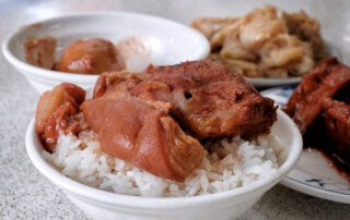 控肉飯 台中,控肉飯推薦,宵夜 台中,李海魯肉飯,南屯蕭 爌肉飯,東興市魯肉義,夜間部爌肉飯